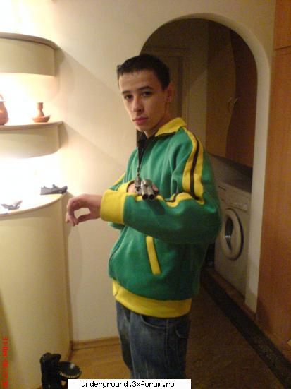 poze noi 2pac mult mai frumos si smeq decat orange ;) headshot kill :d poze cu noi