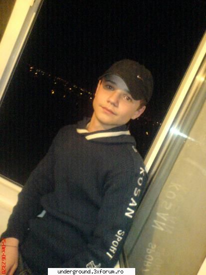 mi-am pus si eu o poza ce allzz here m!n!z3u * silviu sau silviu cum vreti :p :hi::hi: poze cu noi